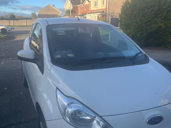 Ford KA Hatchback, Petrol, 2013, White
