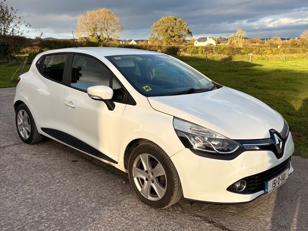 Renault Clio Hatchback, Petrol, 2015, White