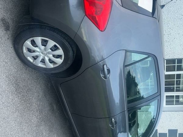 Toyota Auris Hatchback, Petrol, 2008, Grey