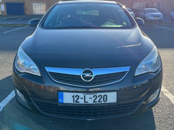 Opel Astra MPV, Petrol, 2012, Black