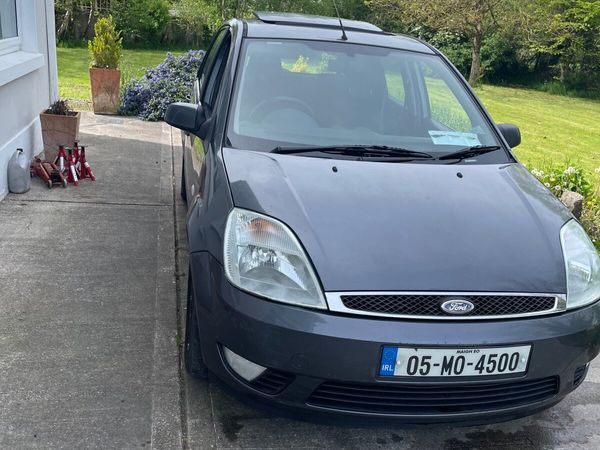 Ford Fiesta Hatchback, Petrol, 2005, Grey