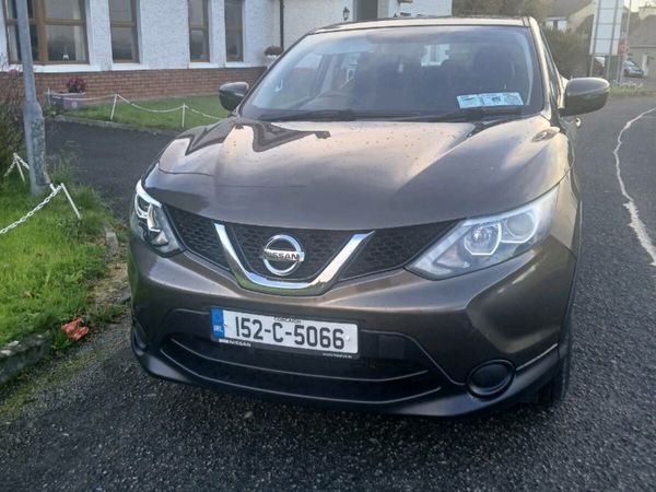 Nissan Qashqai Hatchback, Diesel, 2015, Brown