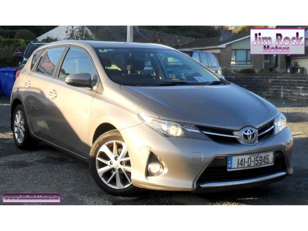 Toyota Auris Hatchback, Diesel, 2014, Gold