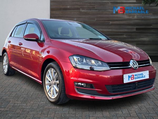 Volkswagen Golf Hatchback, Petrol, 2015, Red