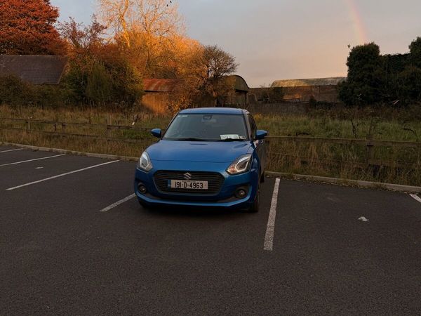Suzuki Swift Hatchback, Petrol, 2019, Blue