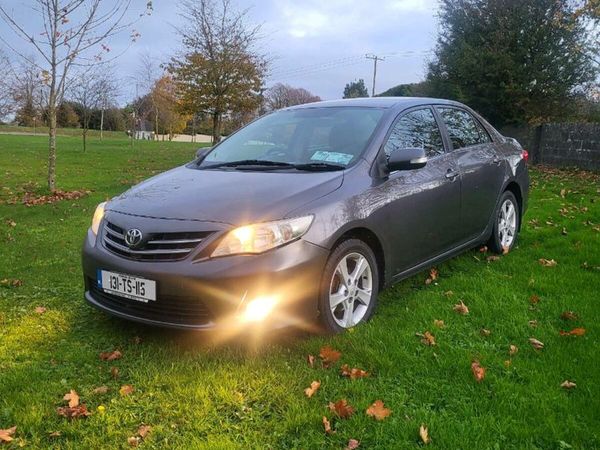 Toyota Corolla Saloon, Diesel, 2013, Grey