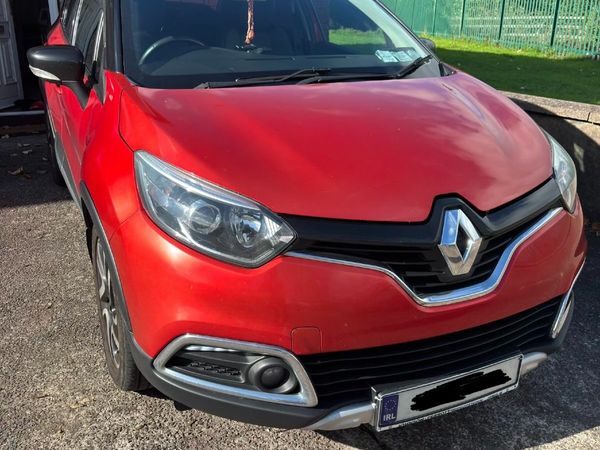 Renault Captur Hatchback, Diesel, 2016, Red