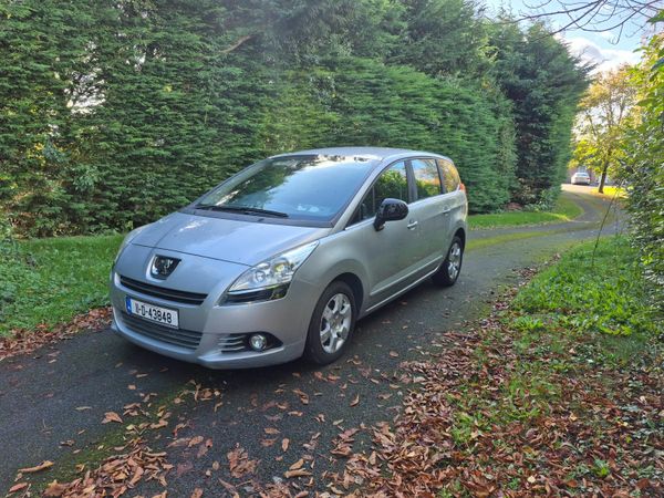 Peugeot 5008 MPV, Diesel, 2011, Silver