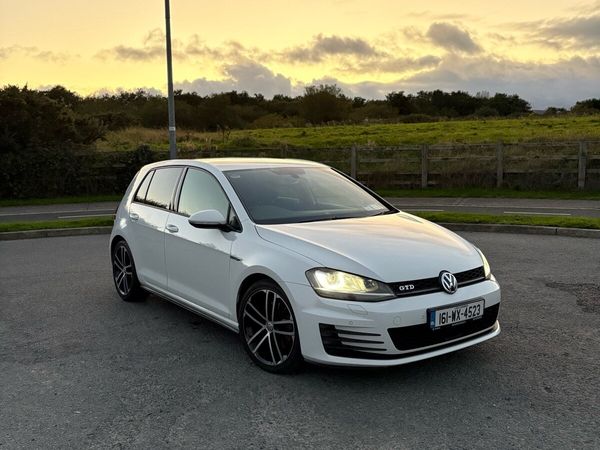 Volkswagen Golf Hatchback, Diesel, 2016, White