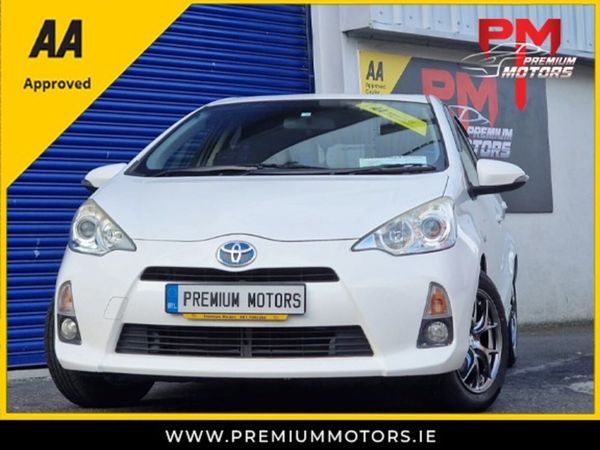 Toyota Aqua Hatchback, Petrol Hybrid, 2014, White