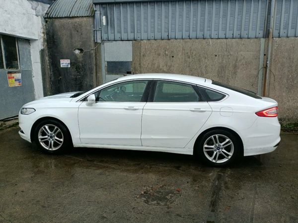 Ford Mondeo Hatchback, Diesel, 2017, White