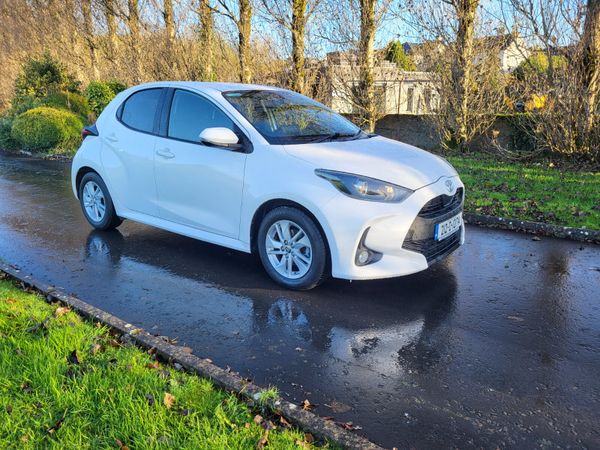 Toyota Yaris Hatchback, Petrol, 2021, White