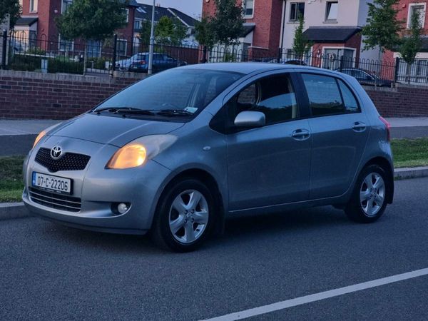 Toyota Yaris Hatchback, Petrol, 2007, Silver