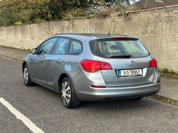 Opel Astra Estate, Diesel, 2011, Silver