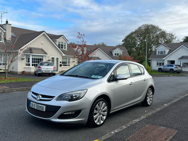 Vauxhall Astra Hatchback, Diesel, 2013, Silver