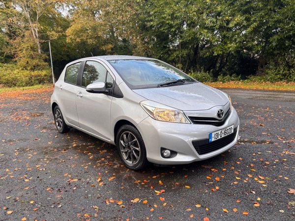 Toyota Yaris Hatchback, Petrol, 2013, Silver