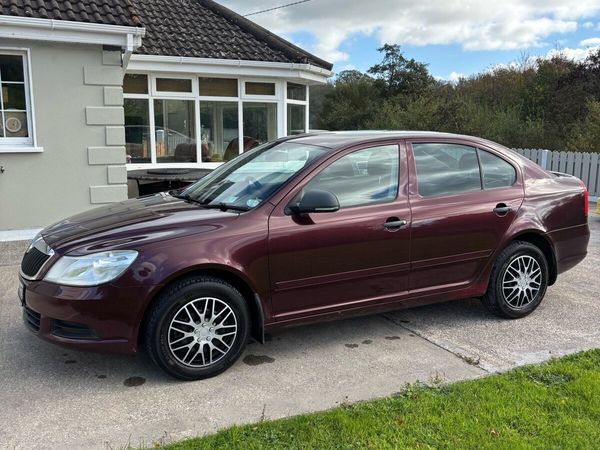Skoda Octavia Hatchback, Diesel, 2009, Red