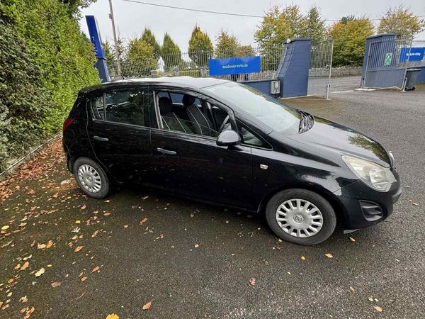 Opel Corsa Hatchback, Petrol, 2014, Black