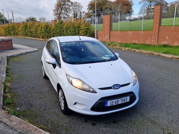 Ford Fiesta Hatchback, Petrol, 2012, White