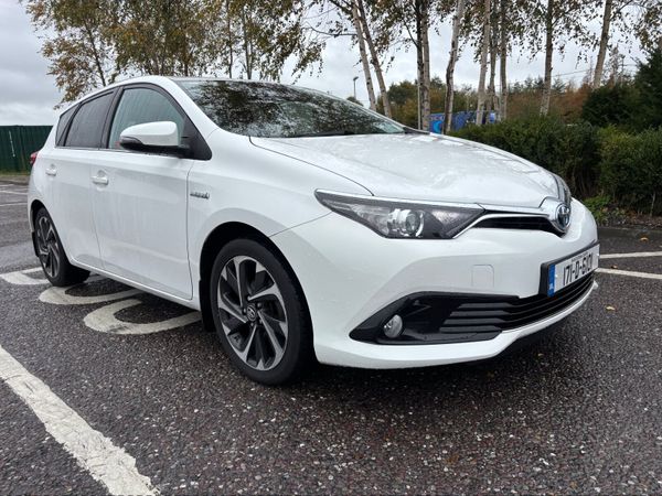 Toyota Auris MPV, Petrol Hybrid, 2017, White