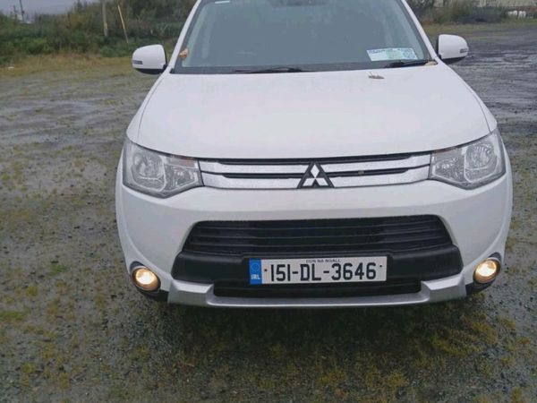 Mitsubishi Outlander SUV, Diesel, 2015, White