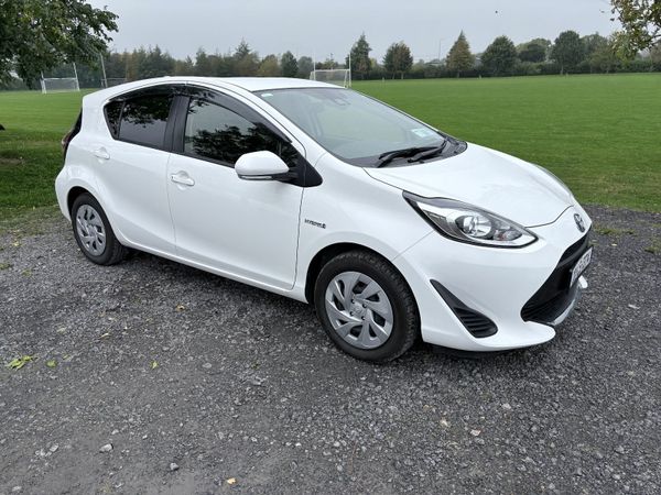 Toyota Aqua Hatchback, Petrol Hybrid, 2020, White
