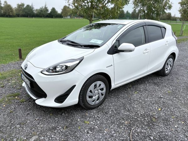 Toyota Aqua Hatchback, Petrol Hybrid, 2020, White