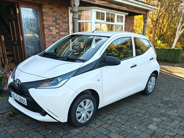 Toyota Aygo Hatchback, Petrol, 2016, White