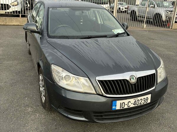 Skoda Octavia Hatchback, Diesel, 2010, Grey