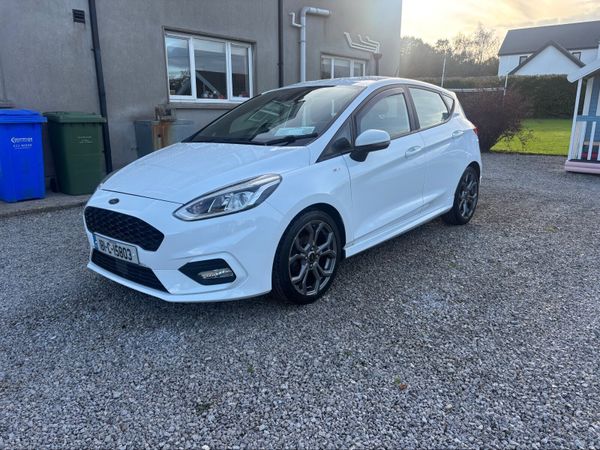 Ford Fiesta Hatchback, Petrol, 2018, White