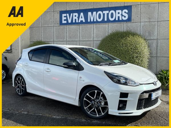 Toyota Aqua Hatchback, Petrol Hybrid, 2018, White