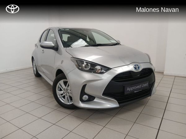 Toyota Yaris Hatchback, Petrol Hybrid, 2023, Silver