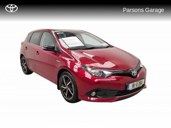 Toyota Auris MPV, Petrol Hybrid, 2018, Red
