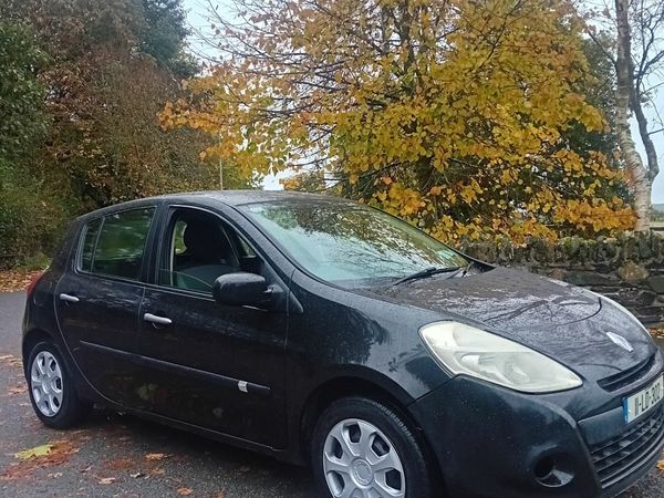 Renault Clio Hatchback, Diesel, 2011, Black