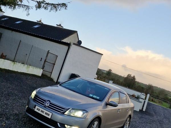 Volkswagen Passat Saloon, Diesel, 2014, Silver