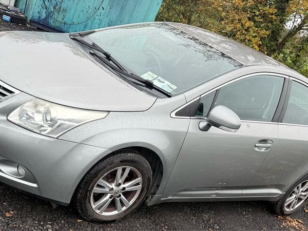 Toyota Avensis Saloon, Petrol, 2010, Grey