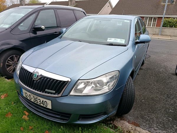 Skoda Octavia Saloon, Diesel, 2012, Grey