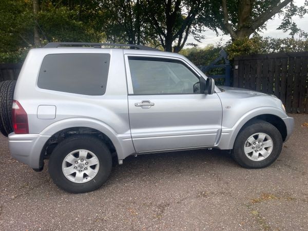 Mitsubishi Pajero SUV, Diesel, 2005, Silver