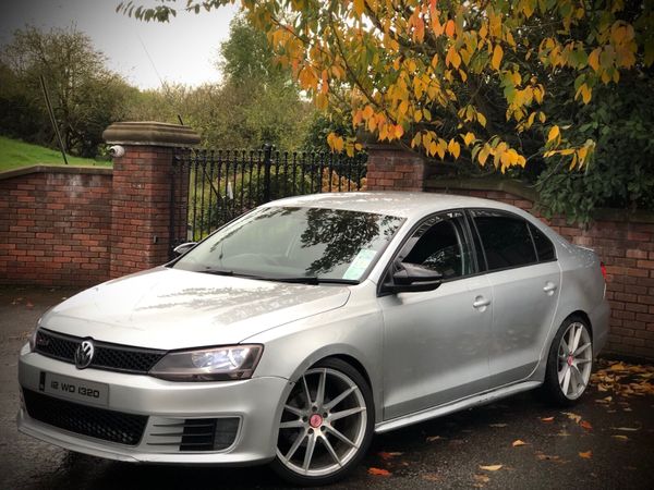 Volkswagen Jetta Saloon, Diesel, 2012, Silver