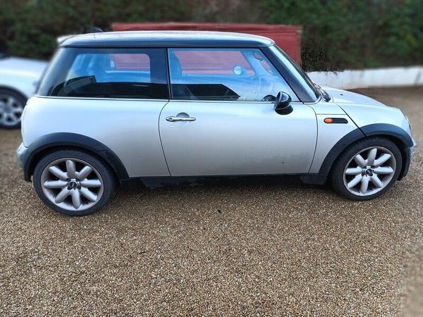 Mini Cooper Hatchback, Petrol, 2004, Silver