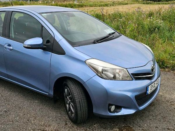 Toyota Yaris Hatchback, Petrol, 2013, Blue