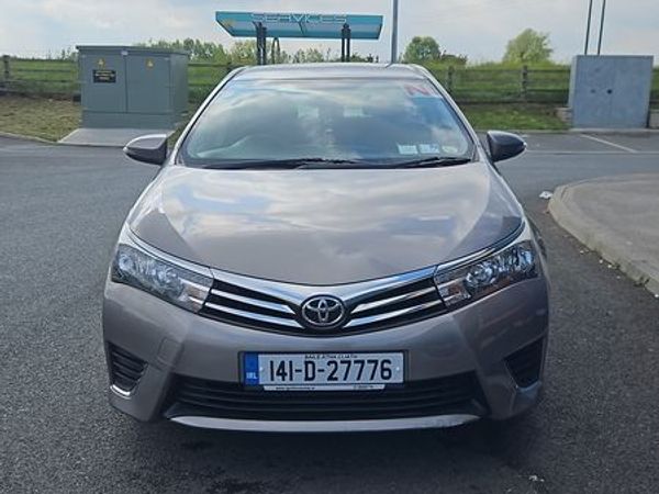 Toyota Corolla Saloon, Petrol, 2014, Bronze