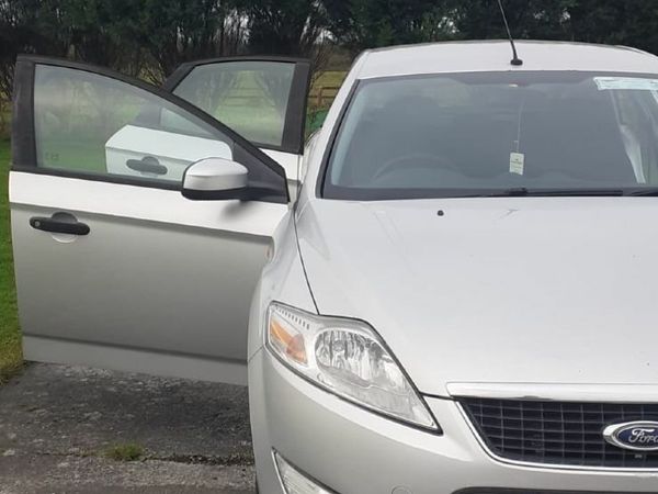 Ford Mondeo Hatchback, Diesel, 2010, Silver