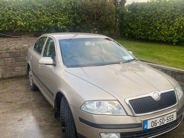 Skoda Octavia Hatchback, Petrol, 2006, Beige
