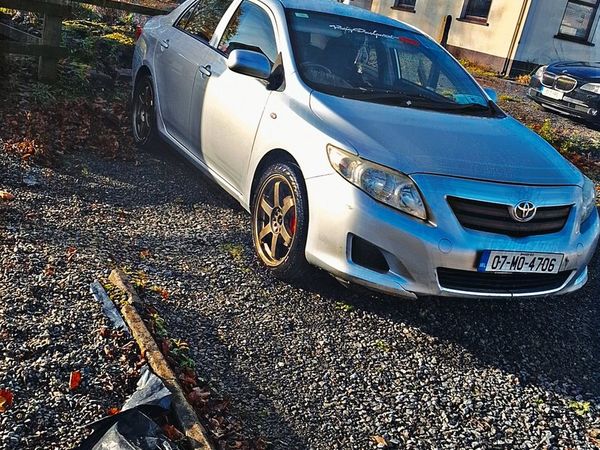 Toyota Corolla Saloon, Petrol, 2007, Silver