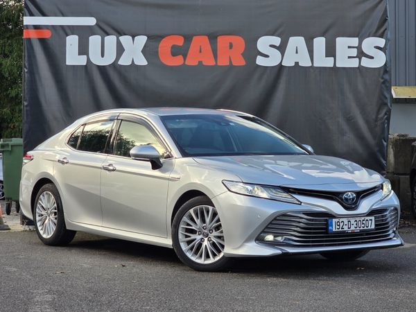 Toyota Camry Saloon, Petrol Hybrid, 2019, Silver