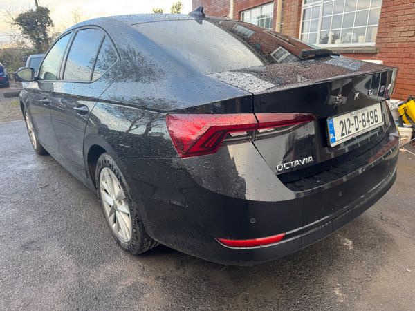 Skoda Octavia Saloon, Diesel, 2021, Black