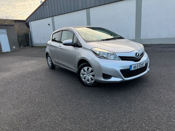 Toyota Vitz Hatchback, Petrol, 2014, Silver
