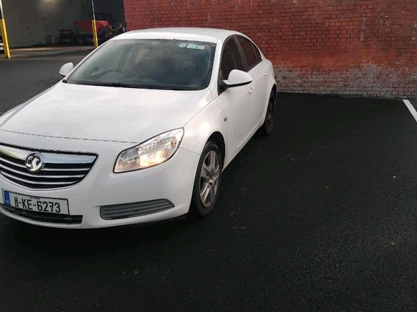 Vauxhall Insignia Hatchback, Diesel, 2011, Silver