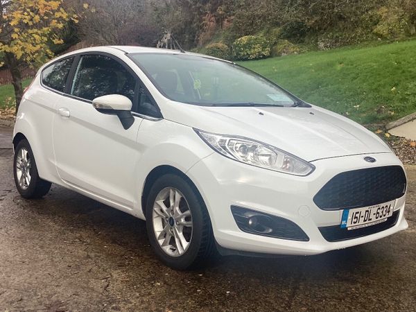 Ford Fiesta Hatchback, Petrol, 2015, White